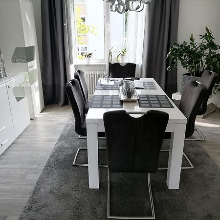 Premium Ferienwohnung "Christine ", Zentrale Ruhige Stadtlage 100 Qm Ebenerdige Dusche Terasse Kaminofen Цвайбрюккен Экстерьер фото